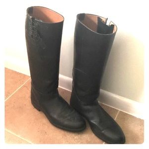 Men’s 100% leather riding boots.